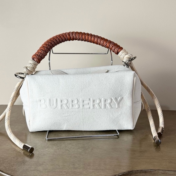 New Burberry Canvas Zip Top Handle Bag Removable Strap Neutral White GWP VIP - Picture 6 of 16